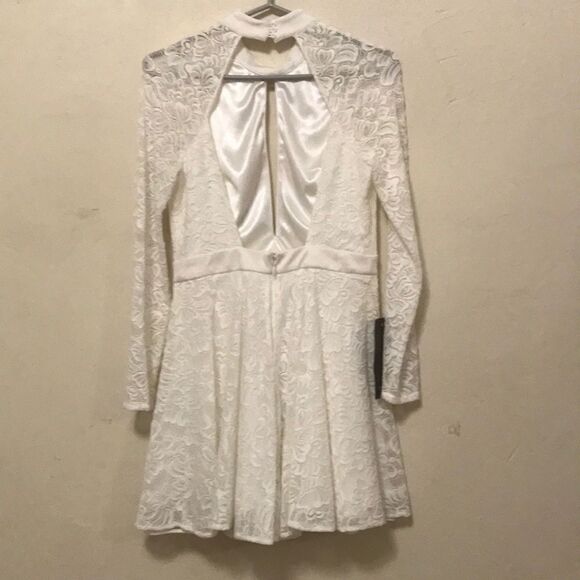 Bebe White long sleeve open back lace mini summer dress new w tags size medium - Picture 3 of 8